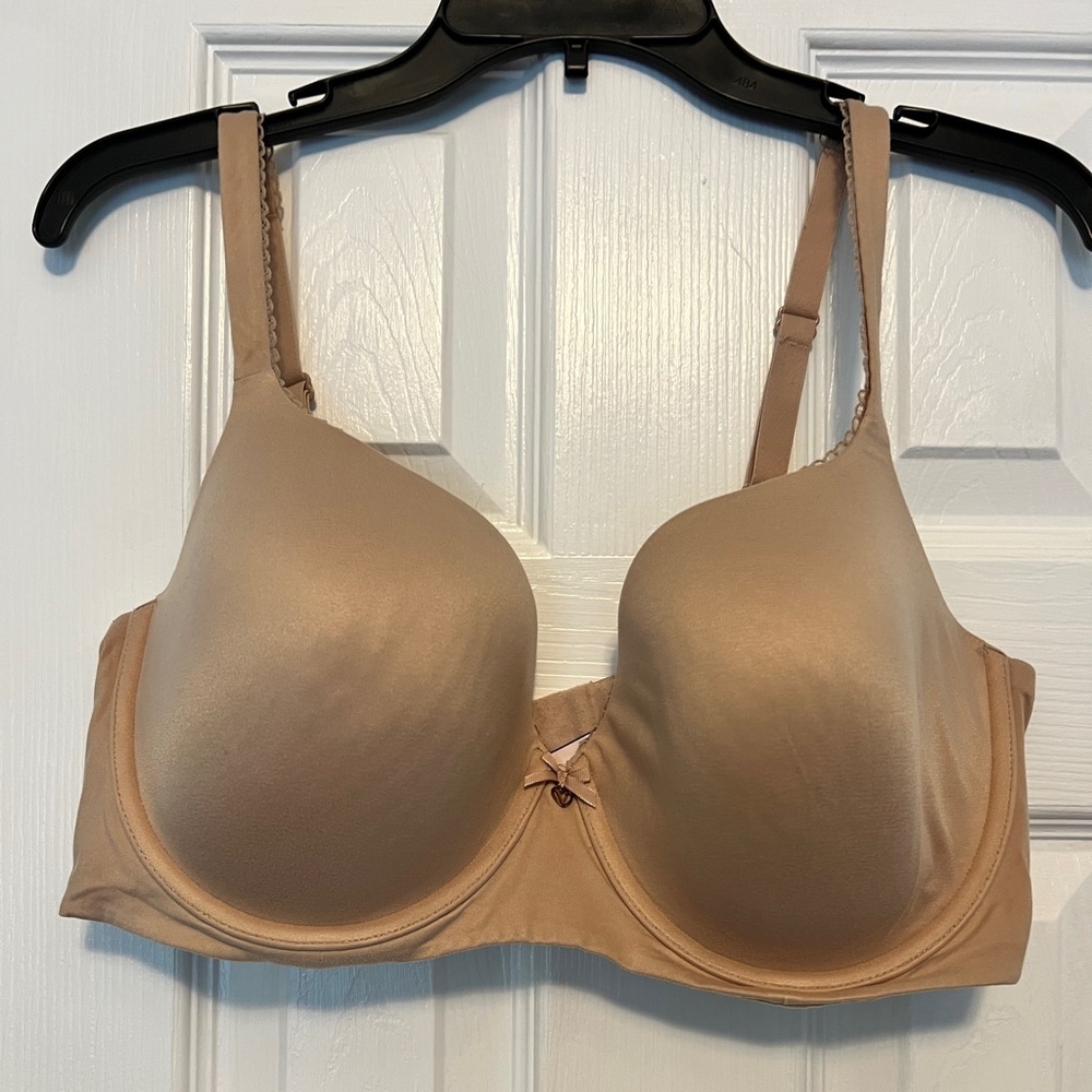 Victoria's Secret Nude Underwire tshirt Bra